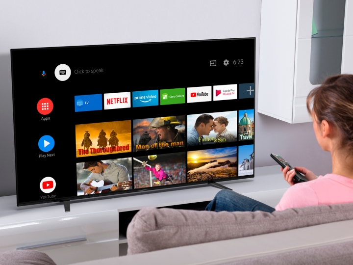 圖4) 全新4K HDR BRAVIA液晶電視系列內建Android TV 智慧電視系統，並以直覺快速的操作規格獲得2020 Netflix推薦電視認證，同時支援Apple Airplay 2 及HomeKit，提供廣大使用者快速啟動便利的影音內容與服務。